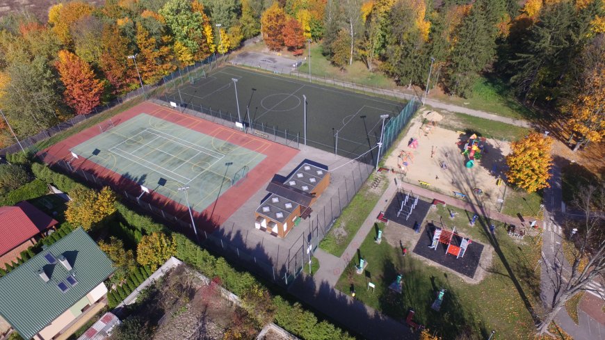 Obiekt zostanie umiejscowiony na boisku wchodzącym w skład kompleksu sportowo-rekreacyjnego Orlik w Zwoleniu.