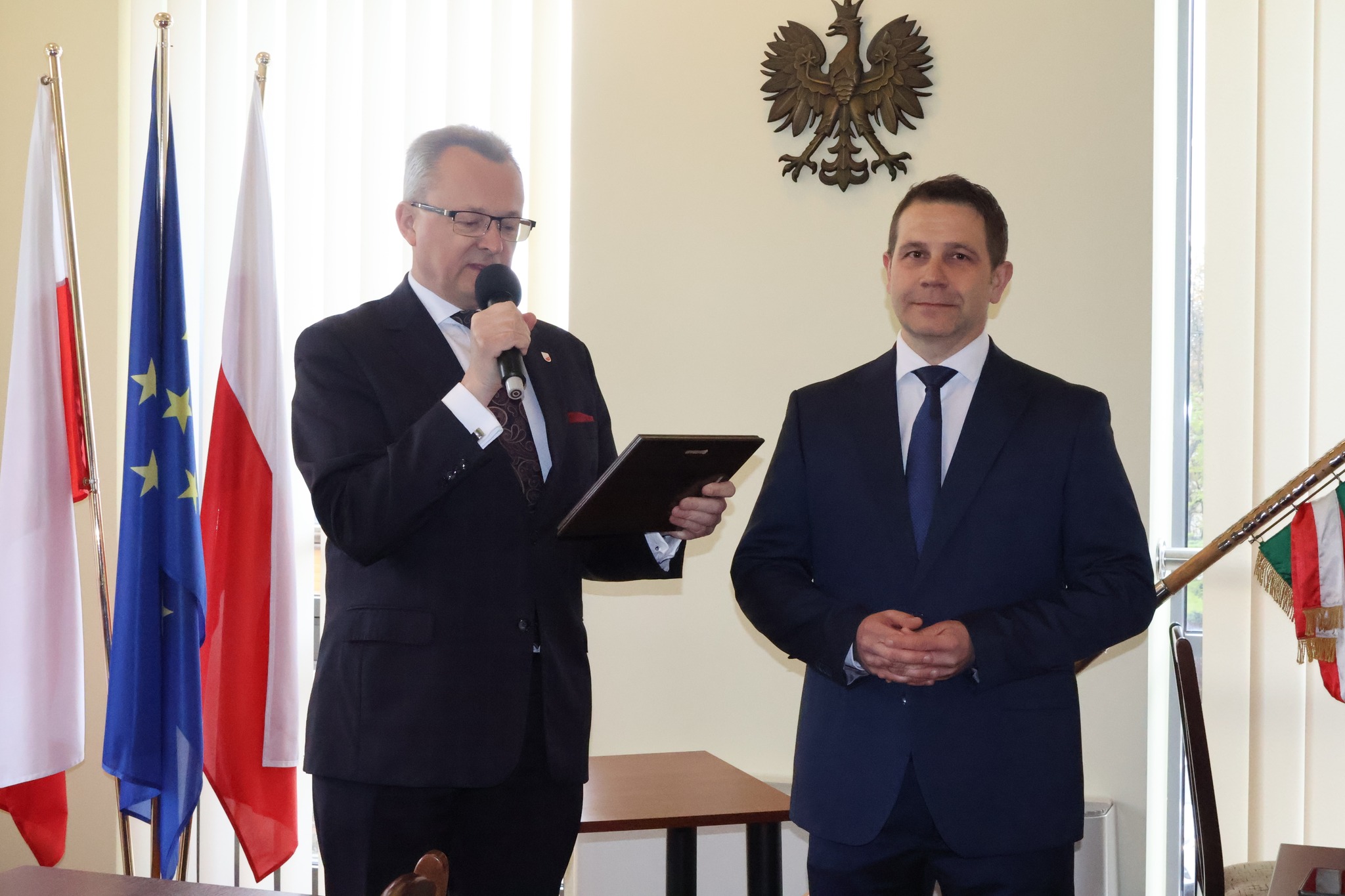 Burmistrz Arkadiusz Sulima i z-ca burmistrza Grzegorz Molendowski